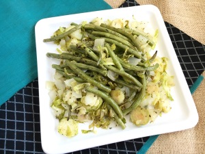 The Perfect Healthy Side-Dish - Roasted Herby Green Beans and Brussels Sprouts